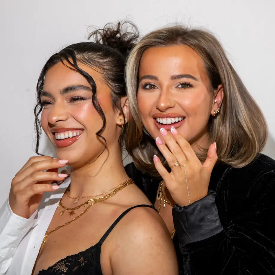 Last-Minute-Christmas-Shopping-Our-Favourite-D-J-Holiday-Survival-Hacks Dorathy & J