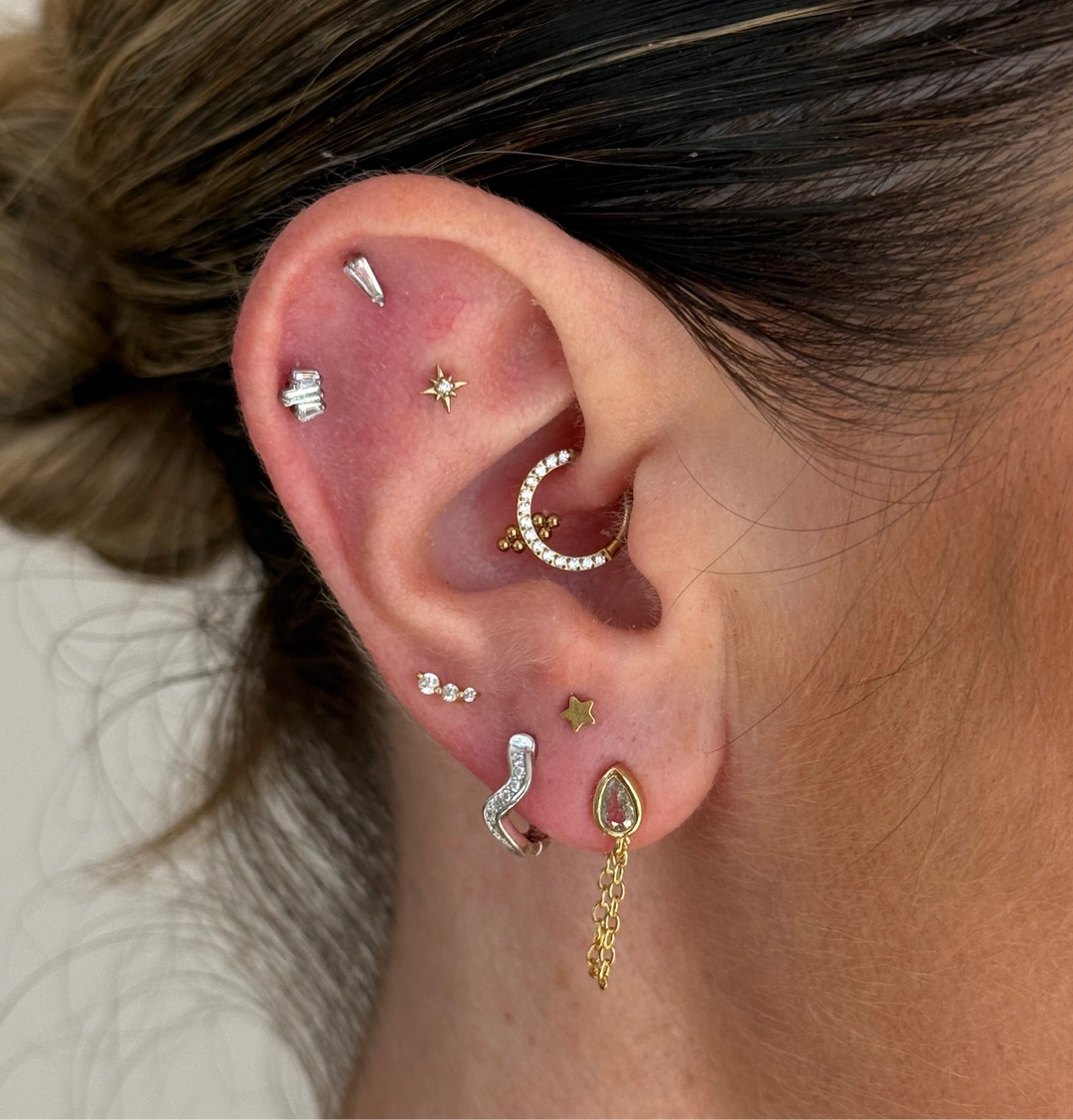 Dainty Fan Single Stud